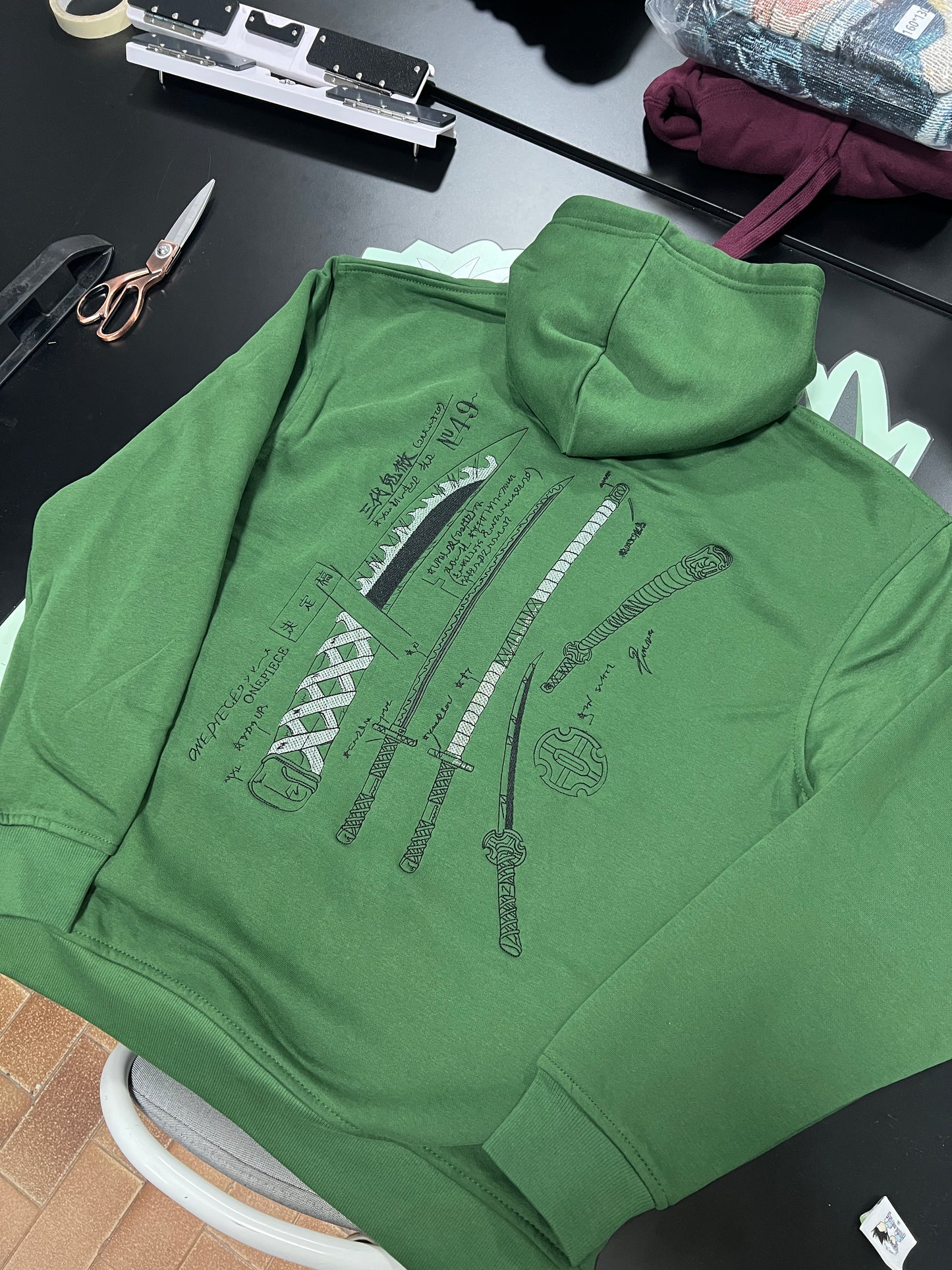 Zoro Minimalist One Piece (Extra Grande) + bordado delante